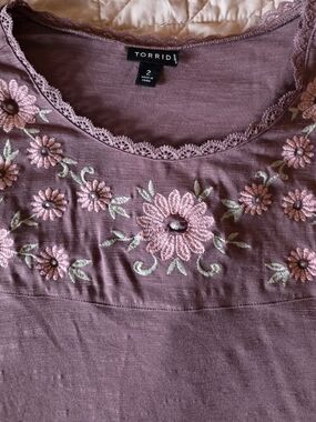torrid mauve floral embroidered scoop Blouse
